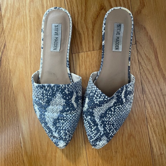 Steve Madden Studded Snake Print Mule Size 8 - Picture 2 of 4